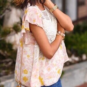 Anthropologie HD In Paris Floras Flutter Short Sleeve Top Floral Lace Key Hole